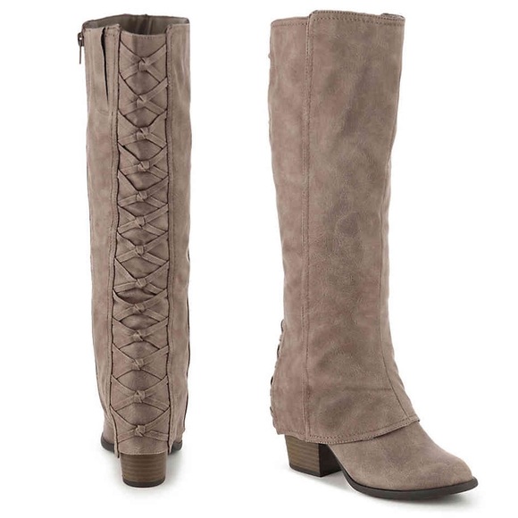 snake boots square toe